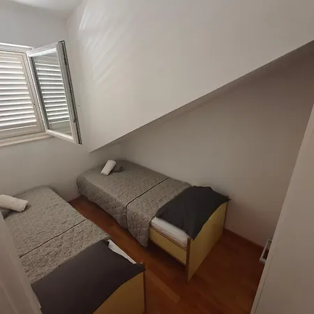 Alfa * 杜布罗夫尼克